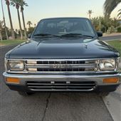 '90s Toyota Pickup Truck